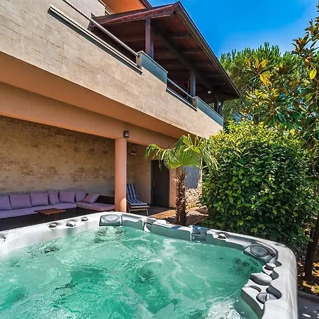 & Blue With Sea View Villa *