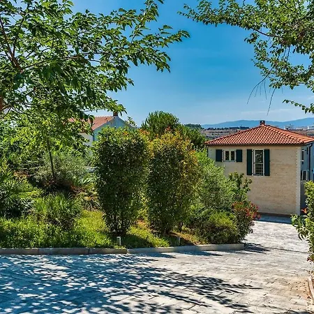 Villa & Blue With Sea View