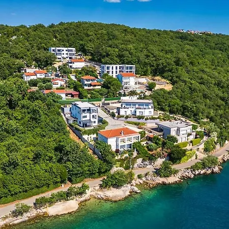 & Blue With Sea View Villa *